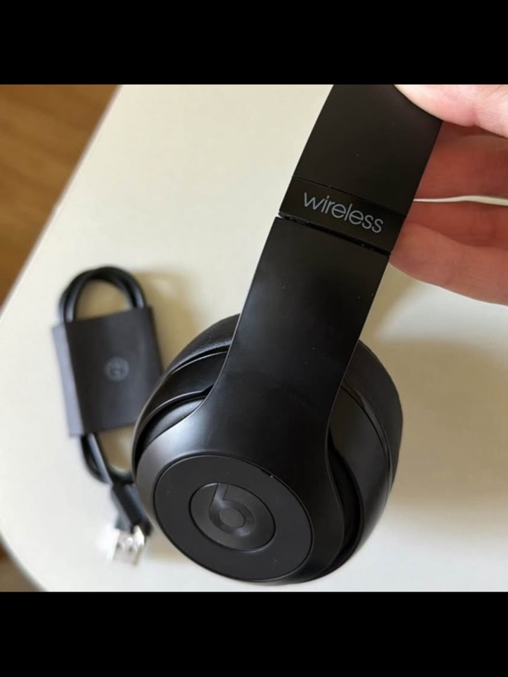 Beats Studio Wireless Headphones - Black - Picture 3 of 3